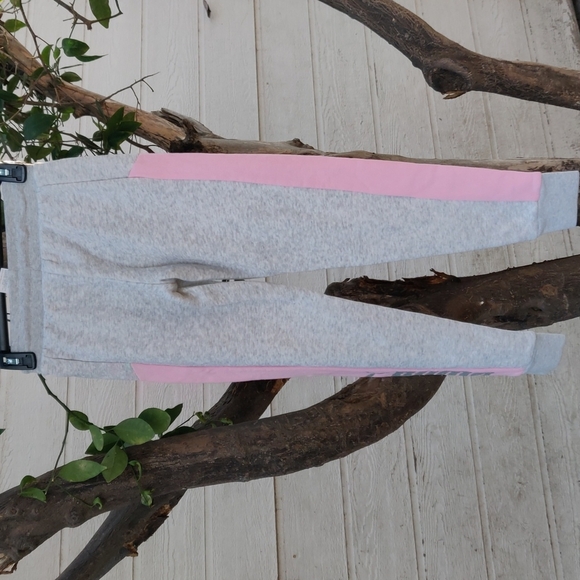 Puma girl's joggers size M (8-10) color grey and pink - Picture 4 of 5